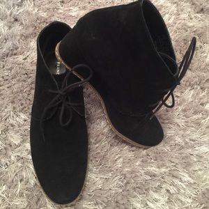 🎉LOWEST!🎉EUC Franco Sarto Black Suede Wedges