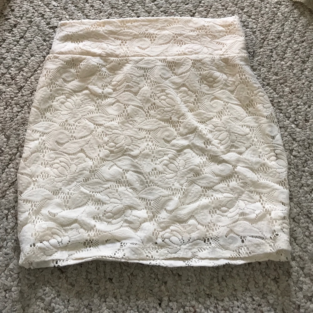 Cream Mini skirt