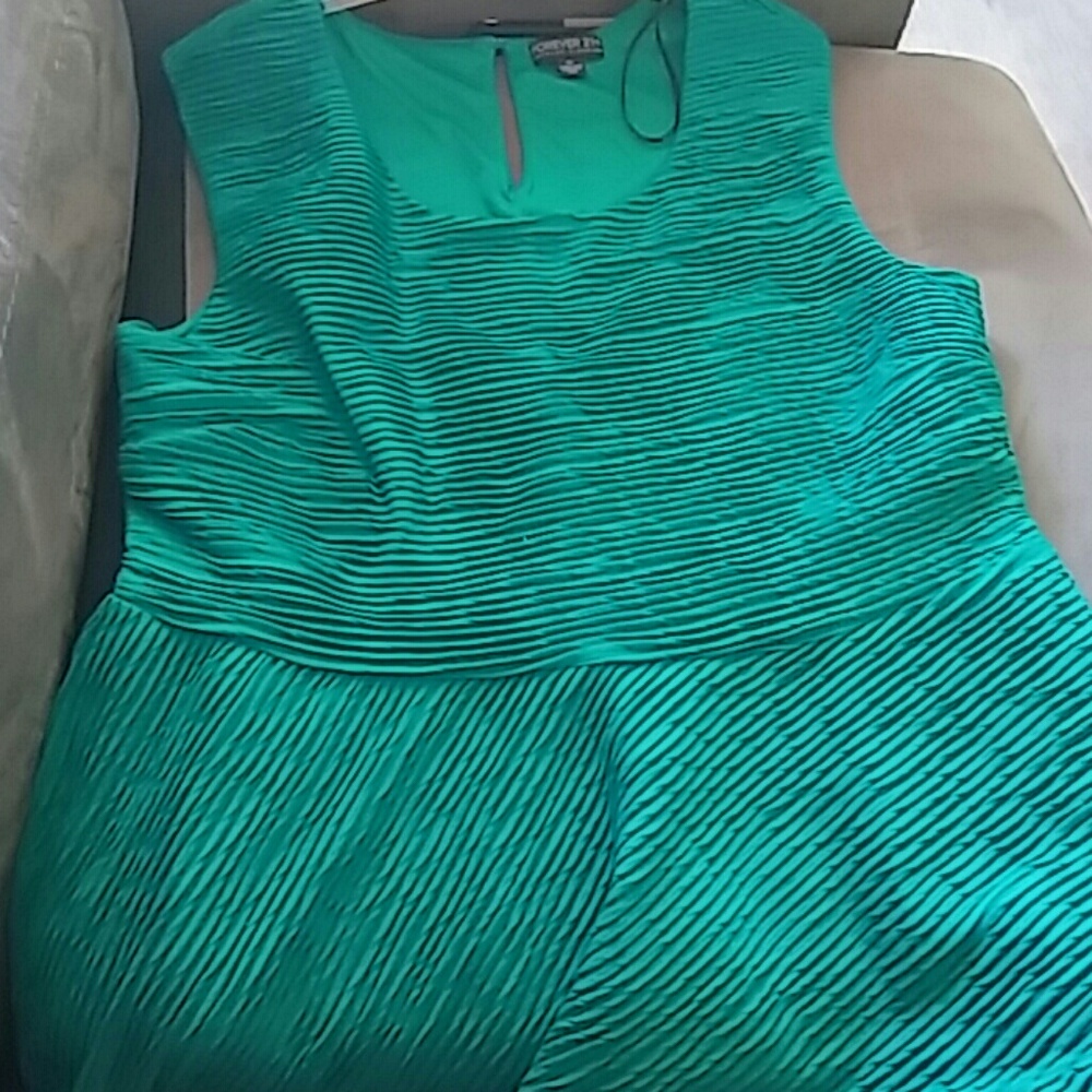 Green top Forever 21