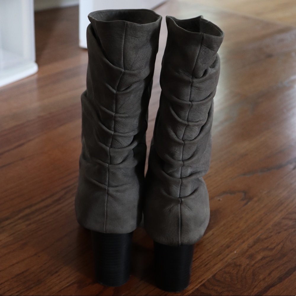 VINCE CAMUTO Boots - Picture 4 of 7