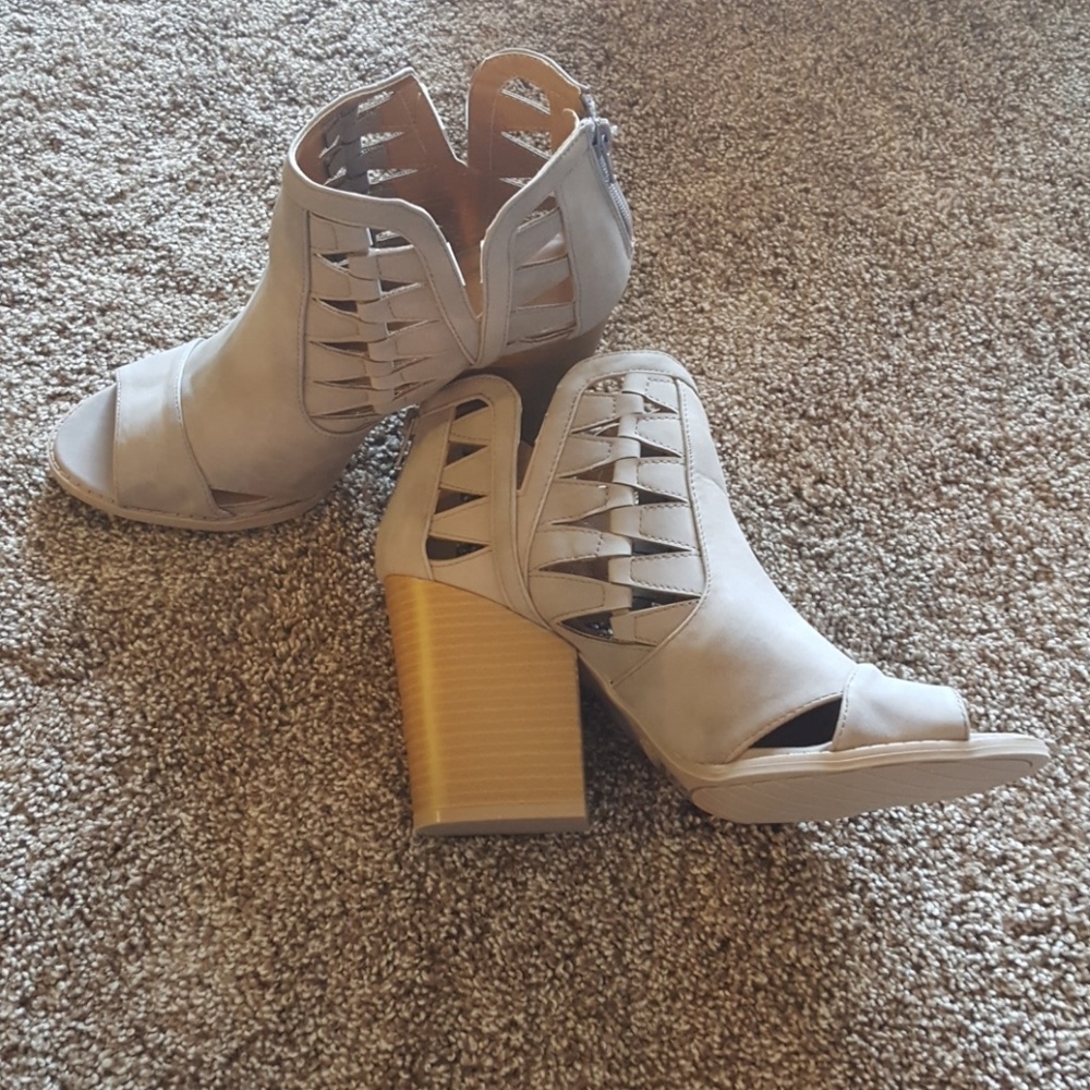 Gorgeous Peep Toe Booties