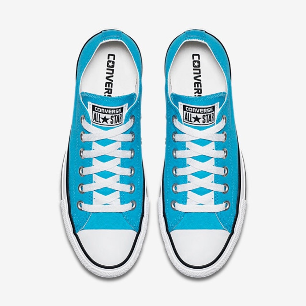 Worn once blue converse all star