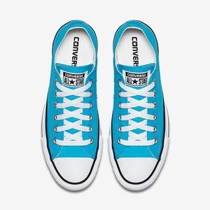Worn once blue converse all star