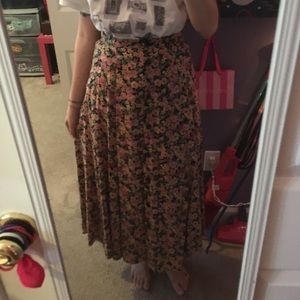 Beautiful vintage floral maxi skirt Beautiful vintage floral maxi skirt