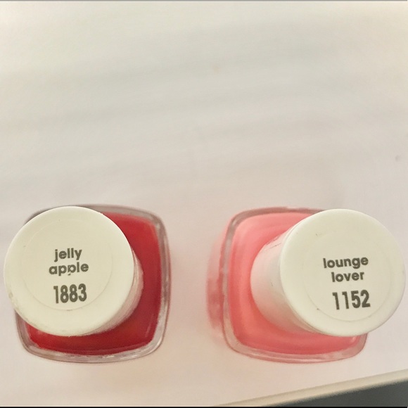 ESSIE JELLY APPLE & LOUNGE LOVER POLISHES - Picture 2 of 4