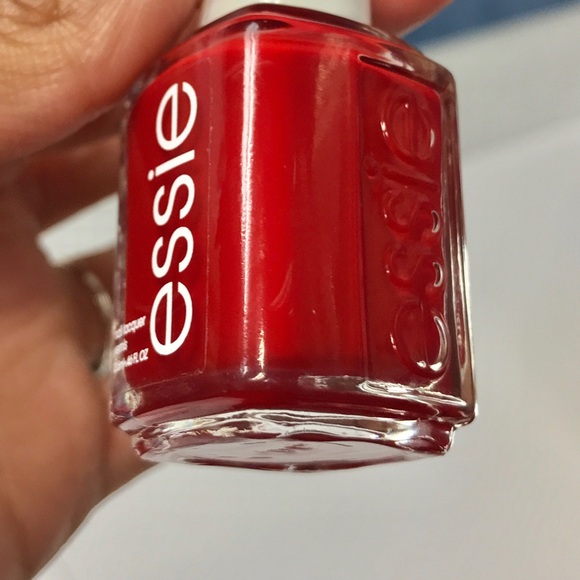 ESSIE JELLY APPLE & LOUNGE LOVER POLISHES - Picture 3 of 4