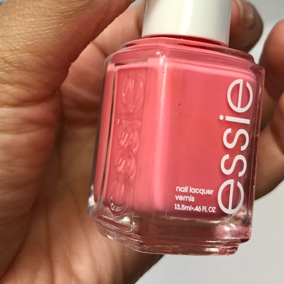 ESSIE JELLY APPLE & LOUNGE LOVER POLISHES - Picture 4 of 4