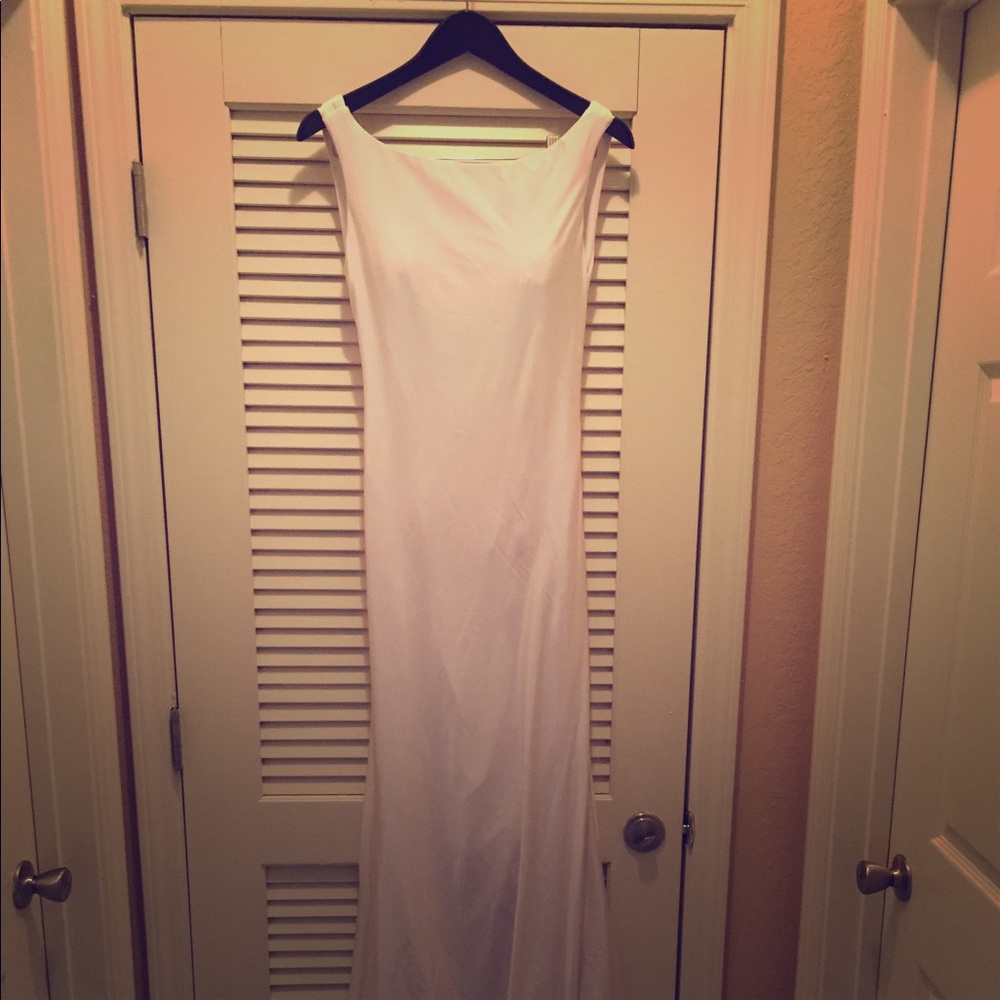 NWOT Backless Prom/Wedding Dress