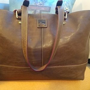 Dooney And Bourke East West Chelsea in Taupe