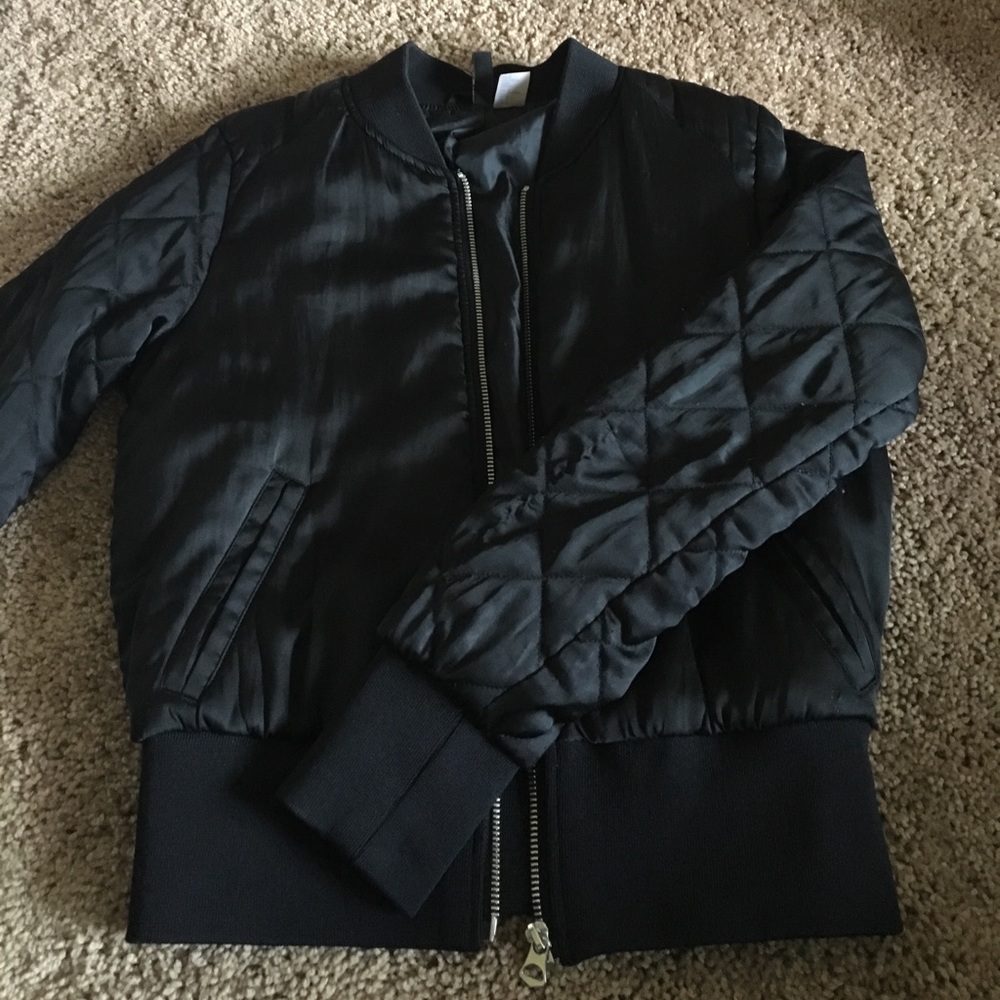 Bomber Jacket w Quilted Arms