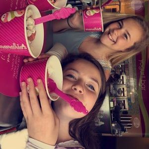 Meet your Posher, Ella