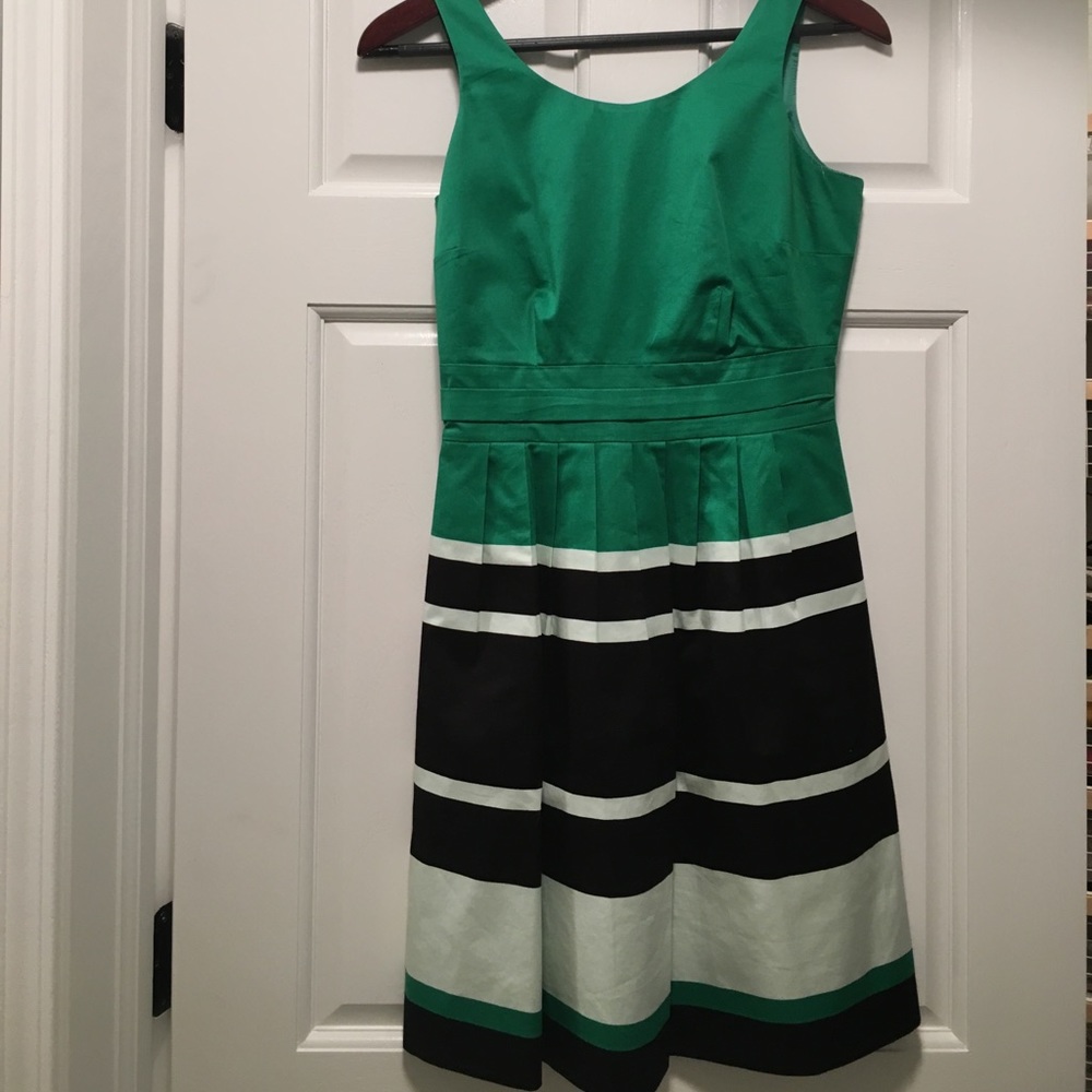 Classic green, black and white dress