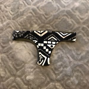 Reversible bikini bottom