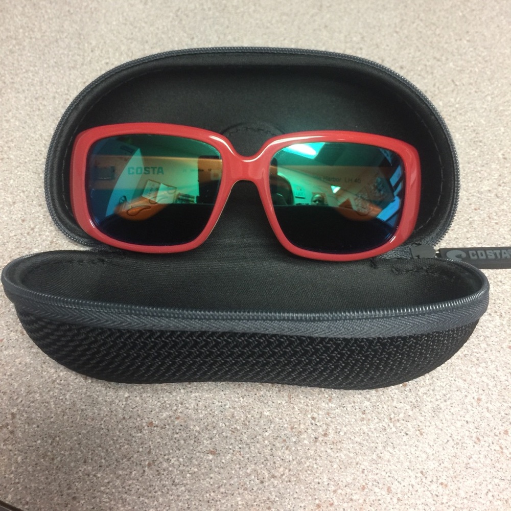 Costa Del Mar Little Harbor with case