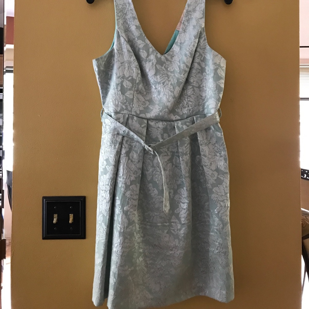 V neck dress.