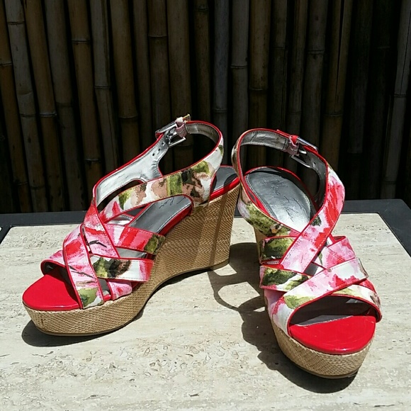 Real Haute Trends Shoes - Floral wedge sandal EUC! Size 7