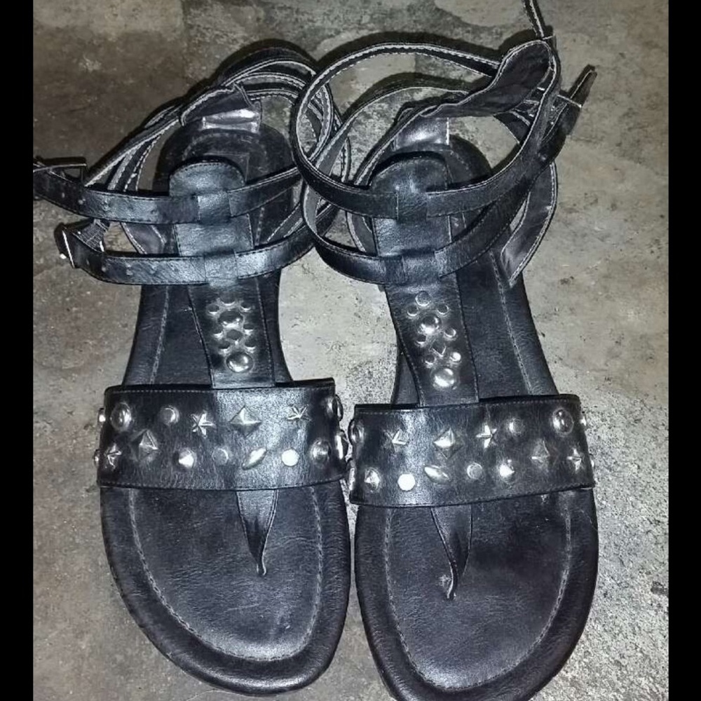 👡 Black Gladiator Sandals with Silver Studs 👡