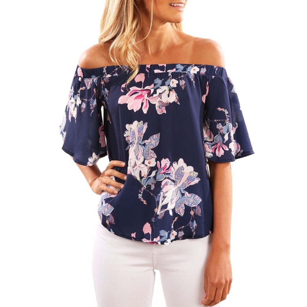 Gorgeous floral blouse 🌺