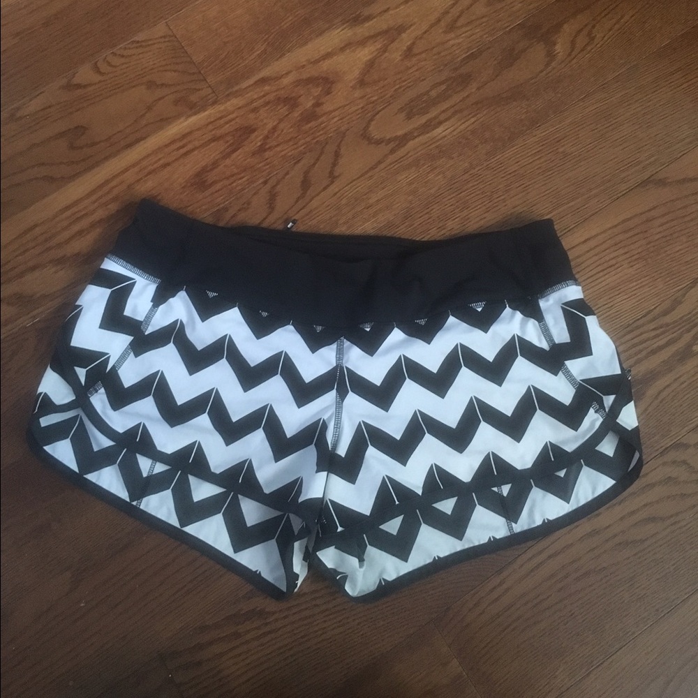 Lululemon shorts size 8