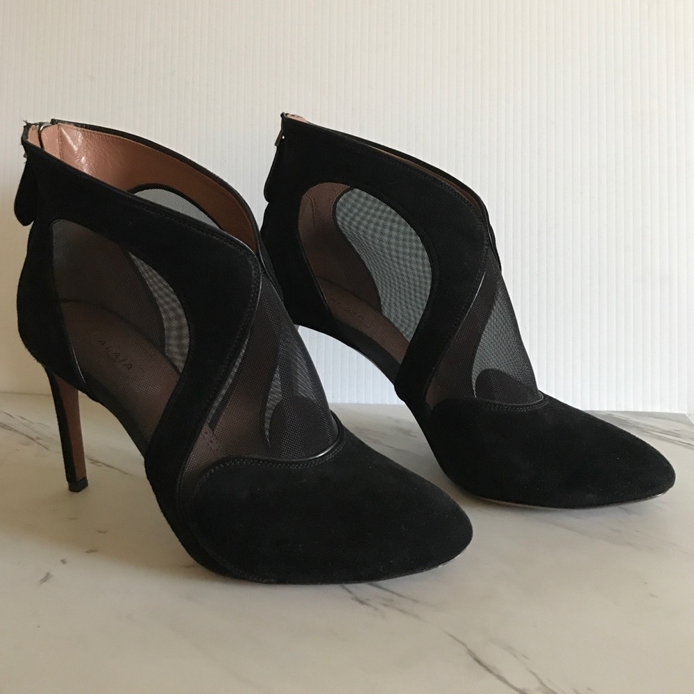 FLASH SALE: Alaia black suede cage bootie / pumps