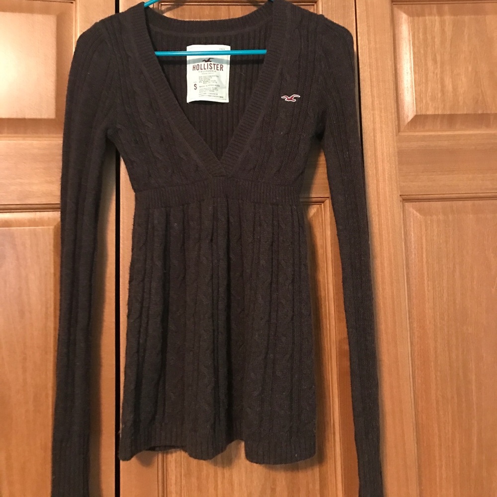Brown Hollister sweater