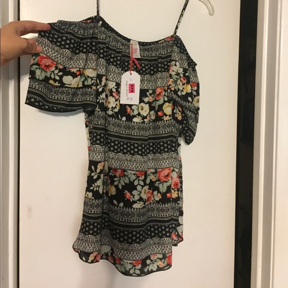 Short sleeve floral print cold shoulder top size L - Picture 1 of 4