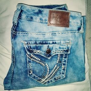 ARIYA JEANS