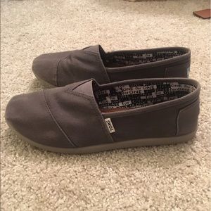 Grey Toms women's shoe size 7