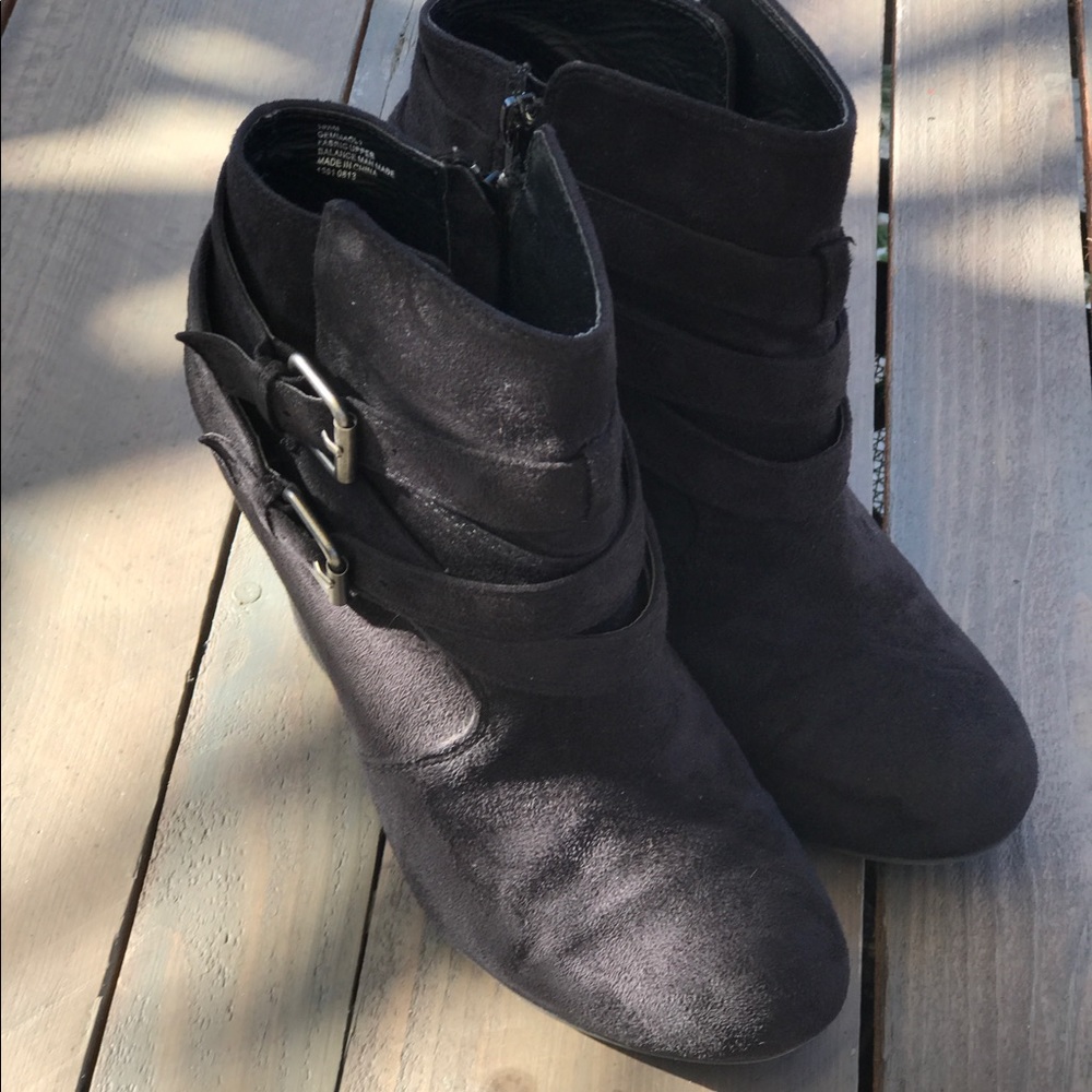 Nine West heeled booties Size 10 1/2