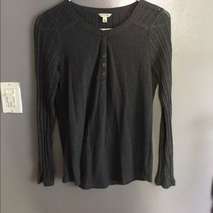 Long-sleeve grey top with 3/4 button down