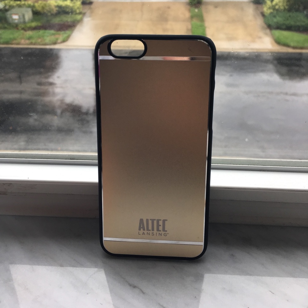 Gold iPhone 6s case