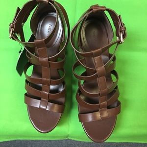 NWT Forever 21 Chunky Heel Brown Platform SZ 10