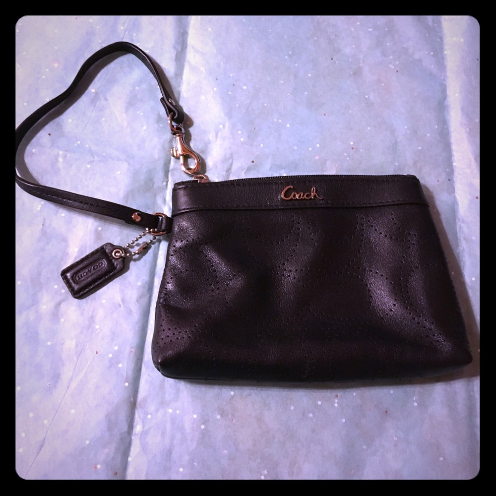 New Coach Clutch (Wristlet)