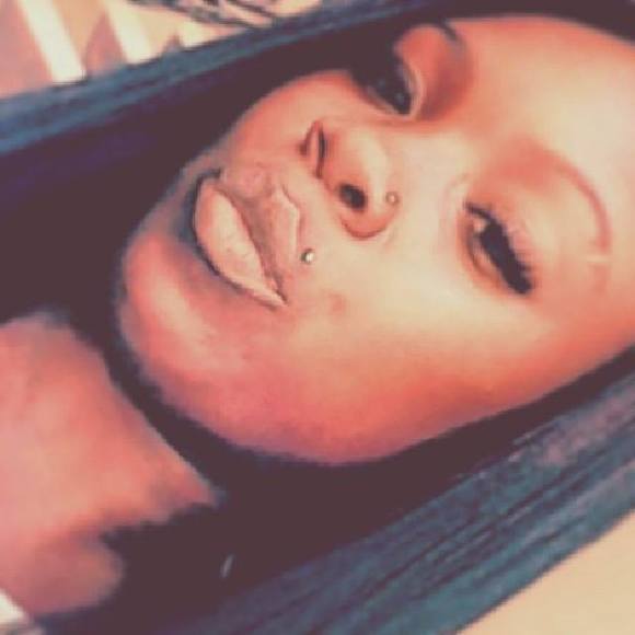 Meet your Posher, Isis - Picture 1 of 1