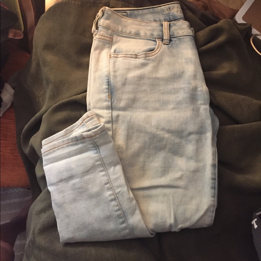 Light acid wash jeans