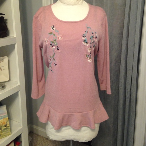 LC Lauren Conrad Sweaters - NWT LC Lauren Conrad Embroidered Sweater