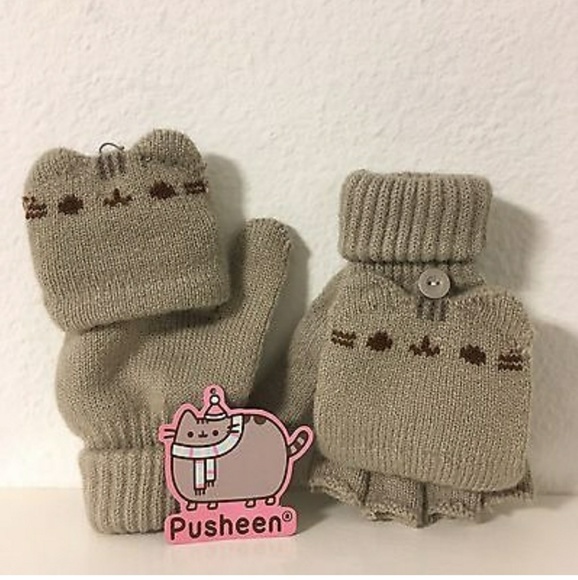 pusheen knit gloves