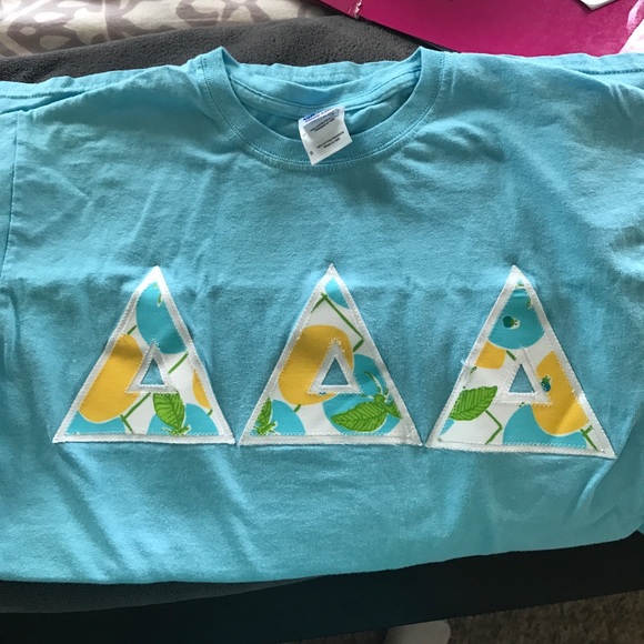 Tri delta appliqué tshirt - Picture 1 of 1