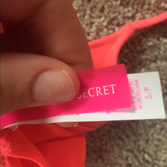 Victoria secret swimsuit top size small - Picture 2 of 3