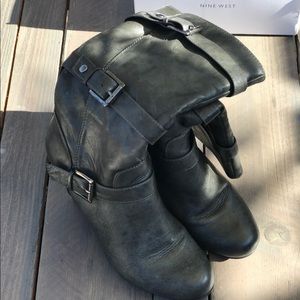 Nine West Size 10 Gray Boots Worn twice