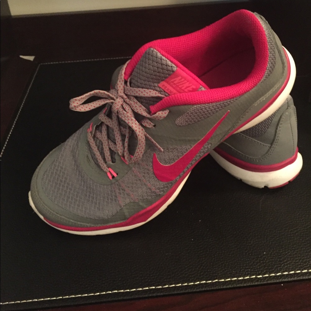 Size 7.5 Nike flex trainer 5