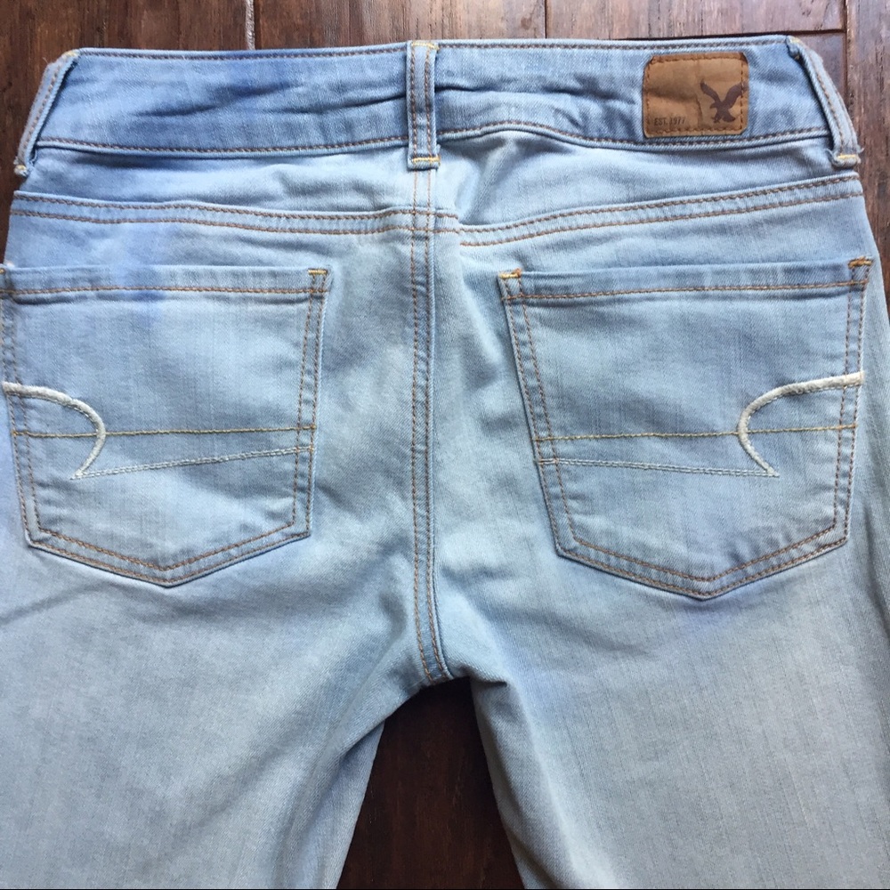 American Eagle Super Light Wash Jegging Size 2R