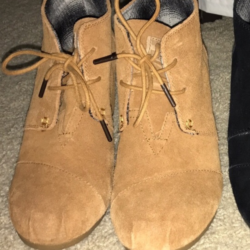 TOMS brown desert wedges