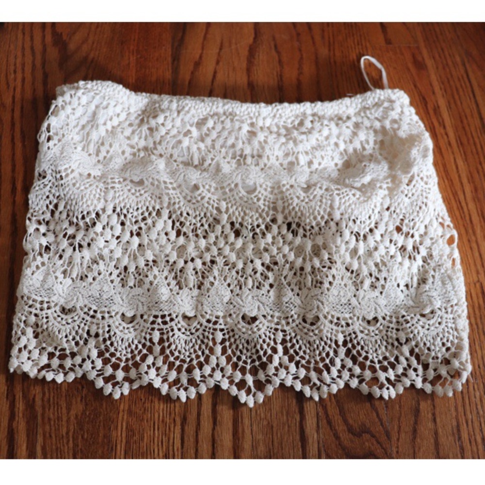 Crochet Strapless Top