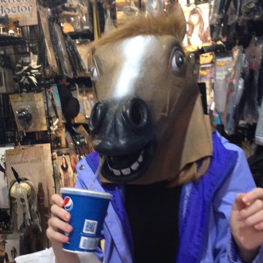 Meet your Posher, Luna