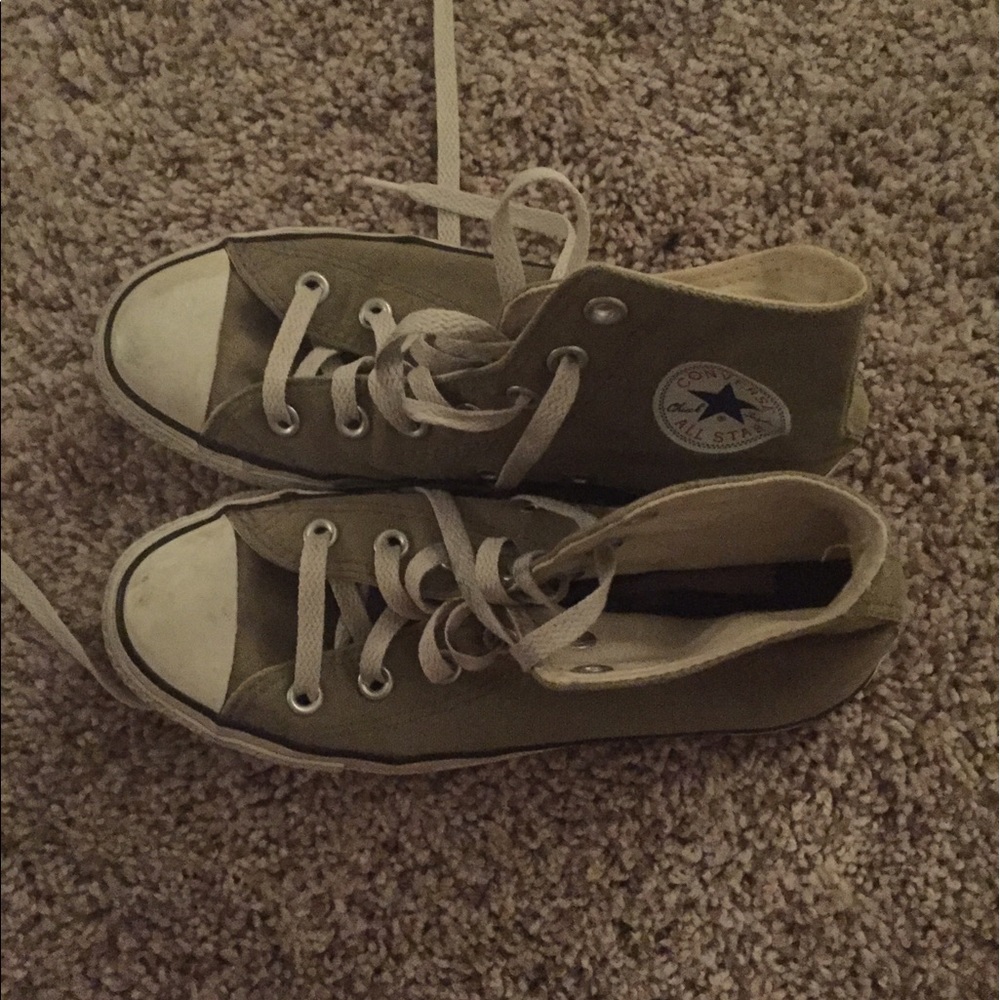Green converse! - Picture 2 of 3