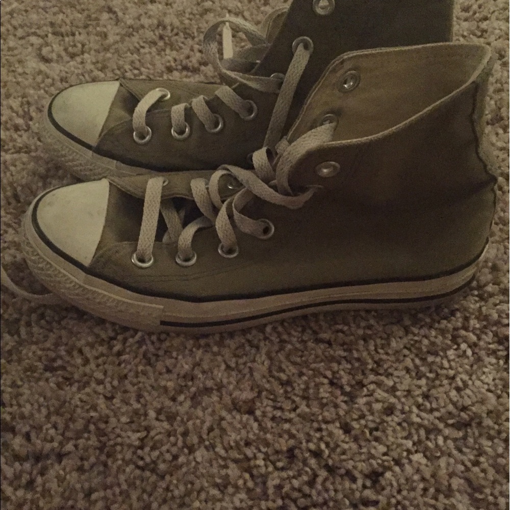 Green converse! - Picture 3 of 3