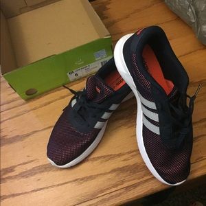 Size 6 adidas lite racer