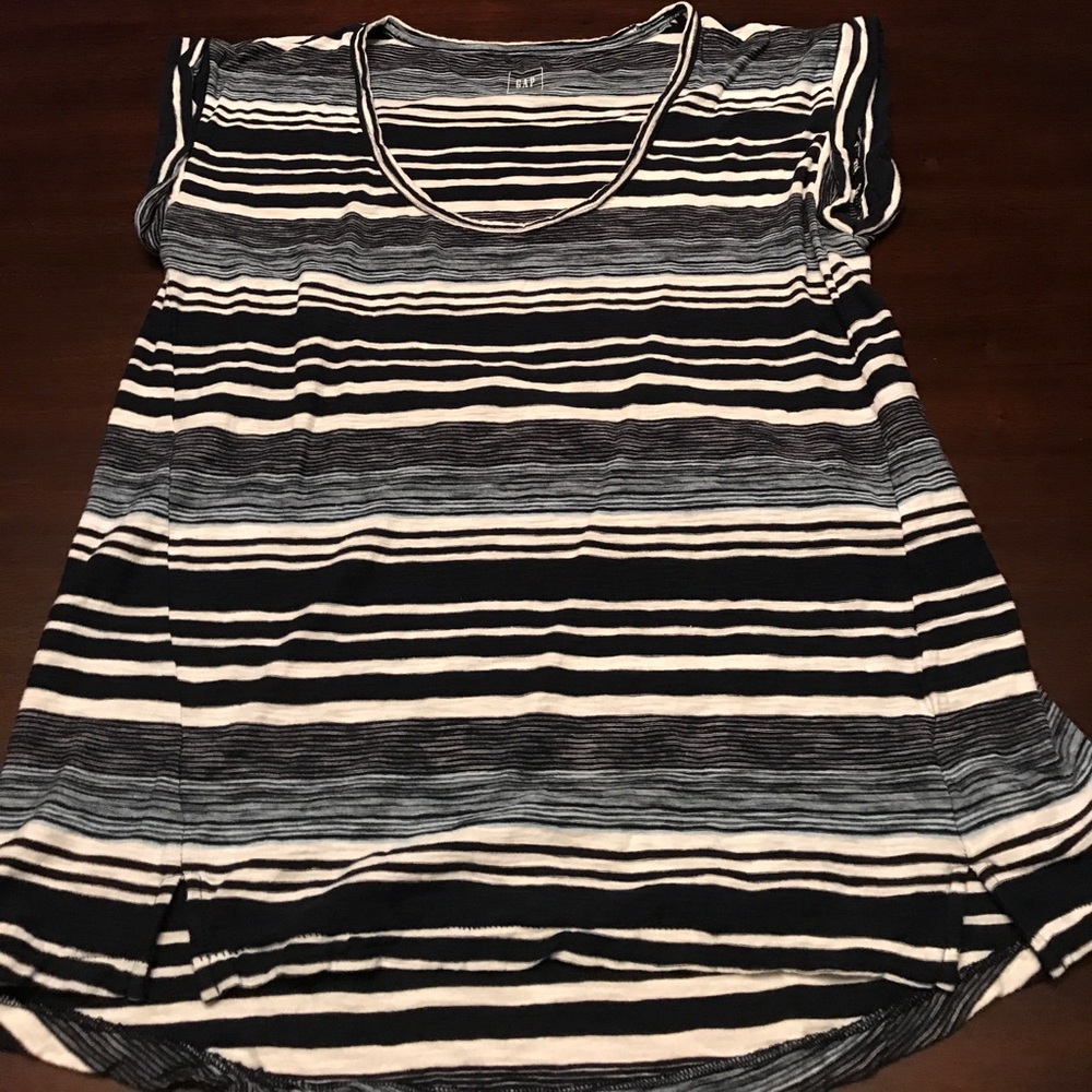 Women's M GAP Rolled Sleeve Sleeveless Top