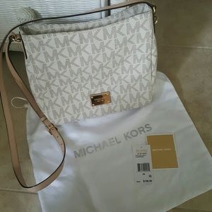 Michael Kors Jet Set Travel Large Messenger